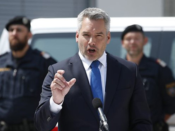 Ministrul de Interne din Austria Karl Nehammer prezinta noua forta de reactie rapida