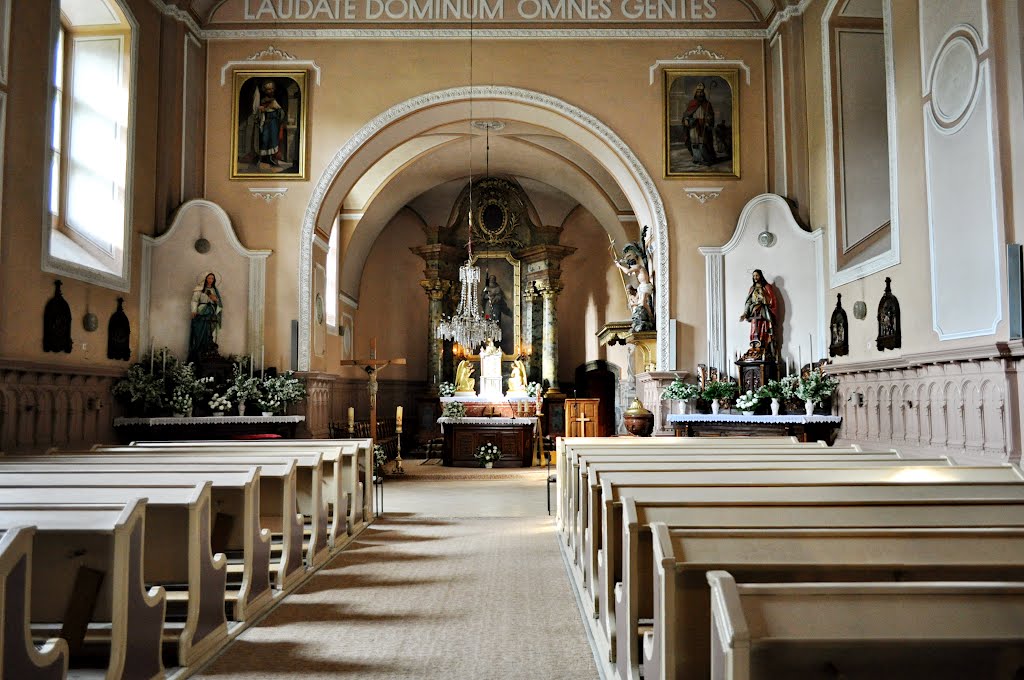 interior biserica catolica