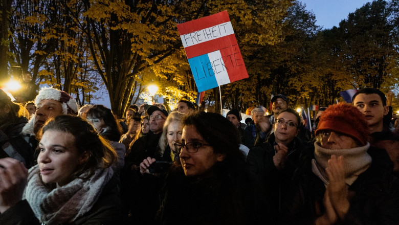 protest paris restrictii austria