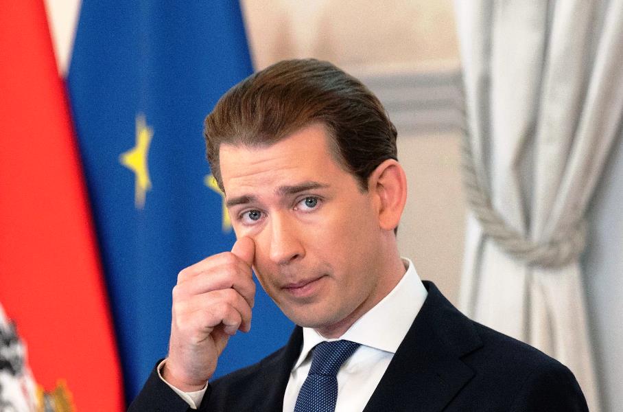 kurz retras politica