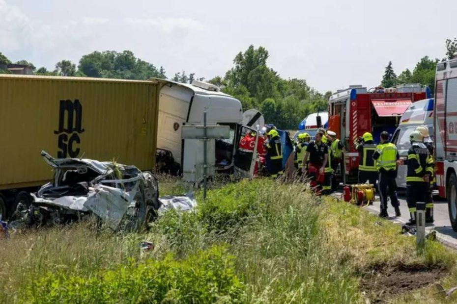 român curier Austria mort spulberat camion