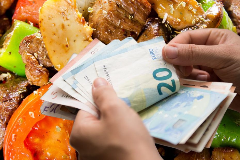 Austriecii cheltuie cu 1.000 euro mai mult pe an pentru alimente