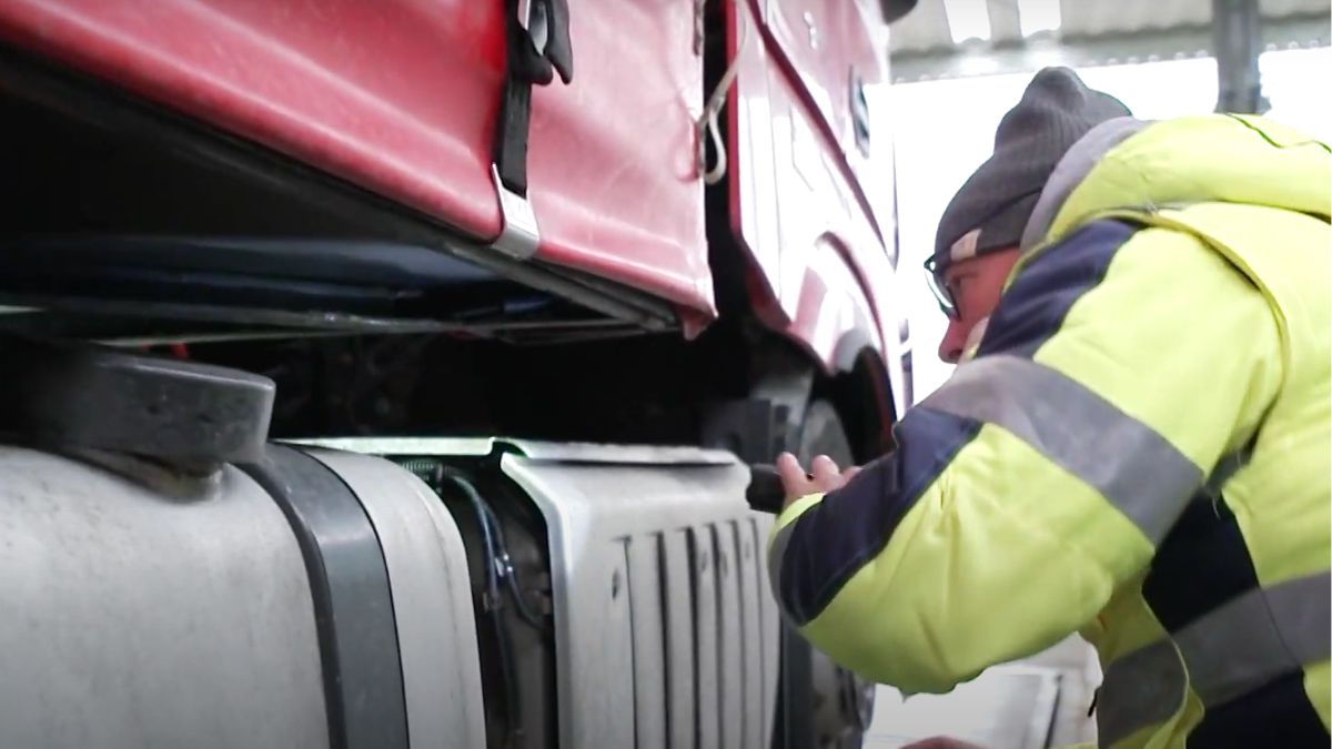 Șofer român de camion beat pe autostradă Austria