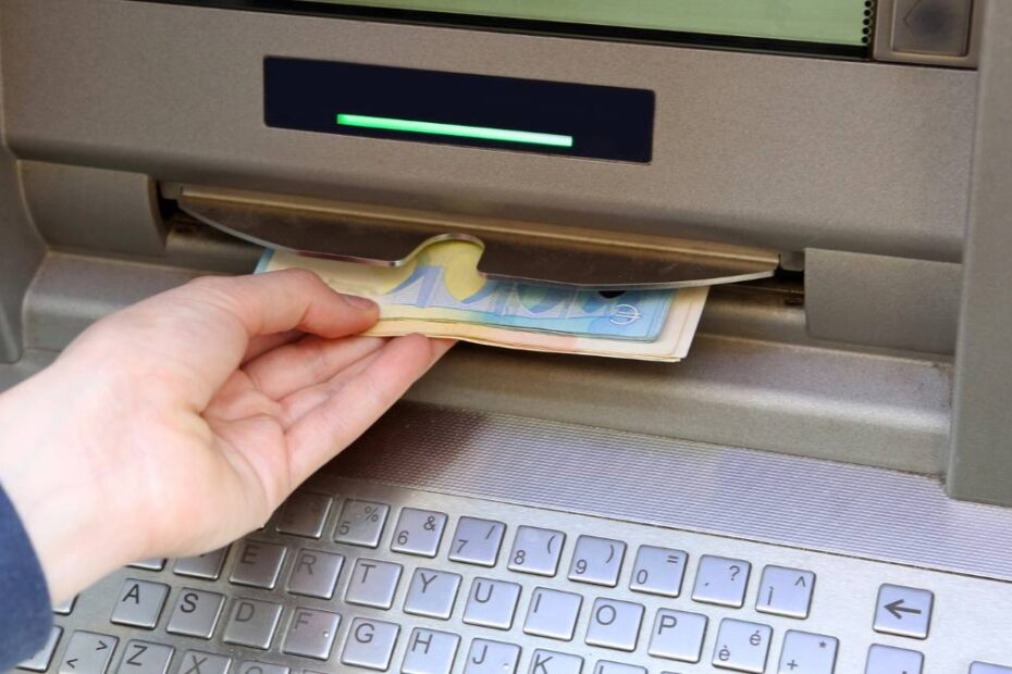 Din iulie: Noul bonus pentru familii aduce 240 de euro per copil pe lună