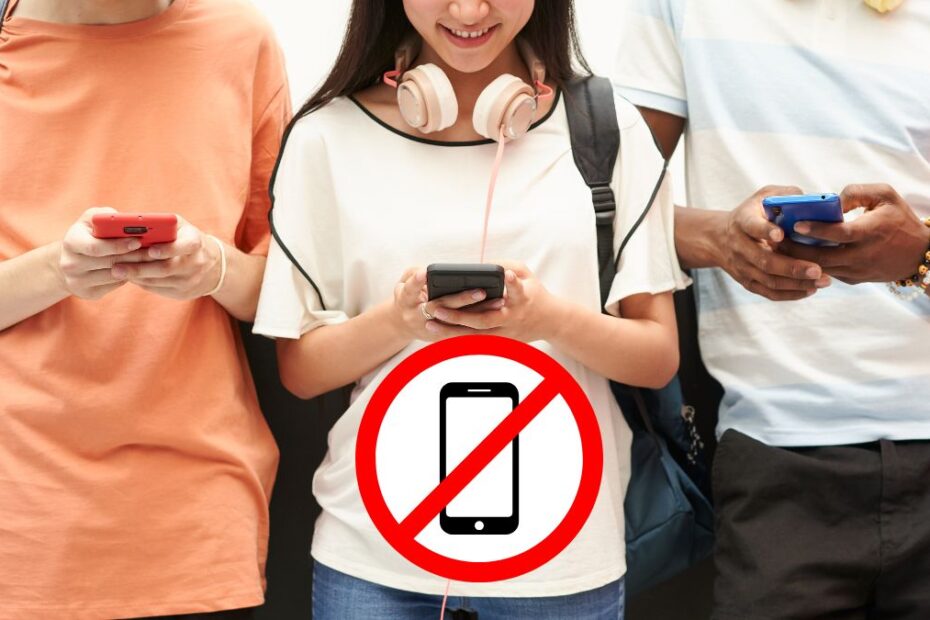 Țara care interzice utilizarea telefoanelor mobile la școală