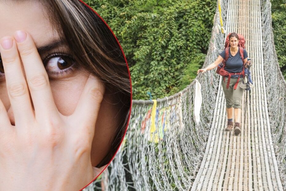 Depășirea fricii de înălțime foto excursionistă pe pod suspendat