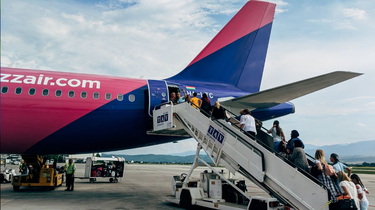 Mii de pasageri afectați de o decizie de ultimă oră a Wizz Air. Și o veste bună pentru români mai multe zboruri!
