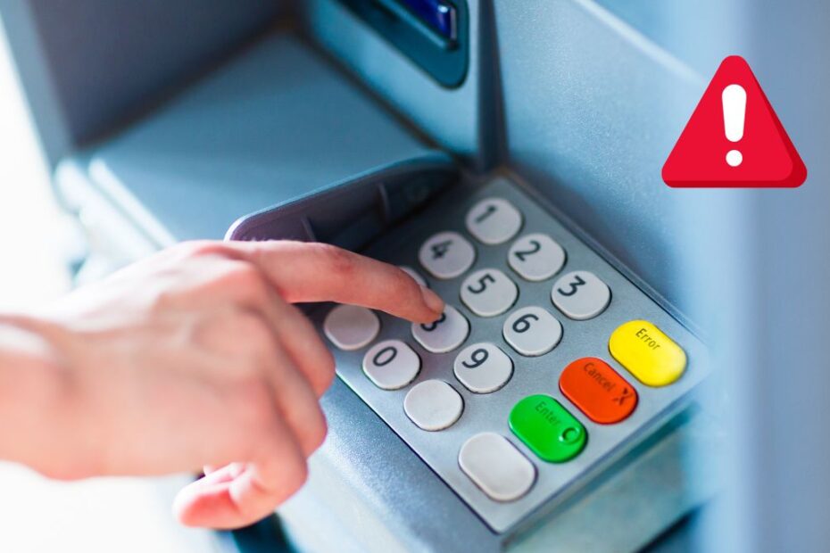 Fă acest lucru înainte de a introduce cardul în bancomat-foto: bancomat