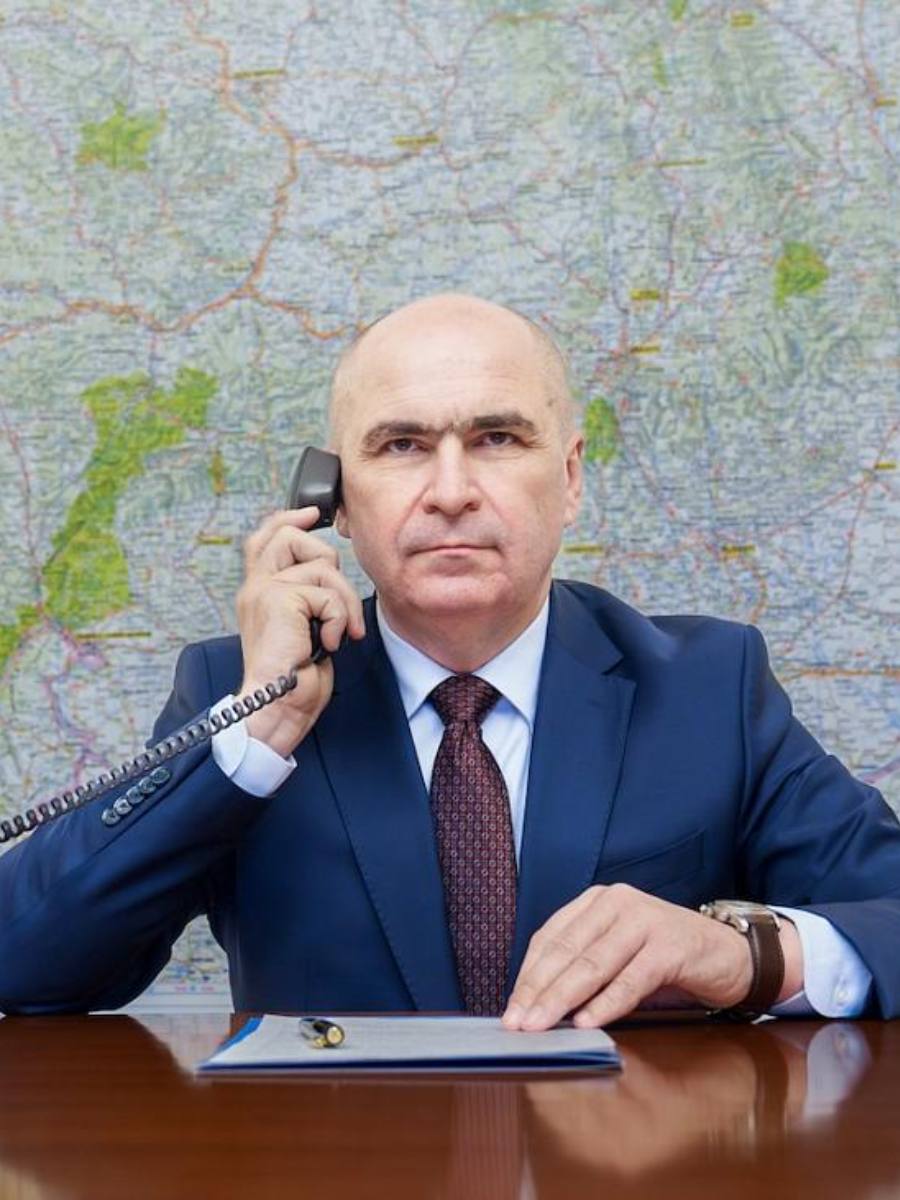 Ilie bolojan a fost desemnat premier - Foto: Ilie Bolojan la telefon