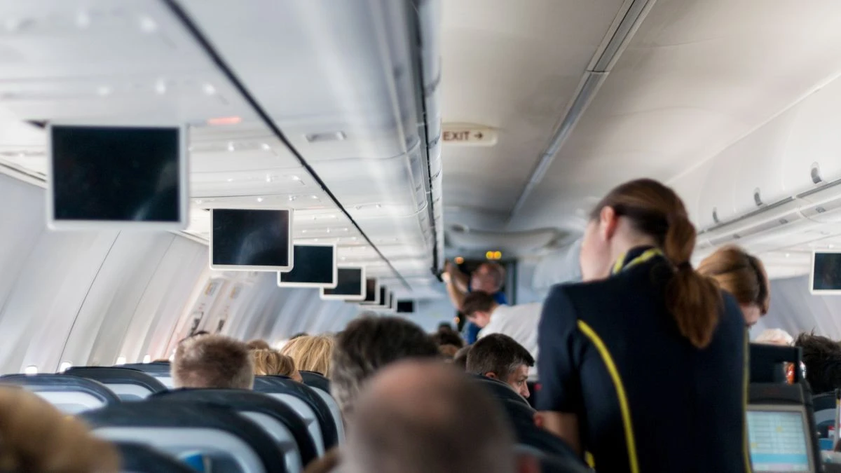 Co pasażerowie kradną z samolotów