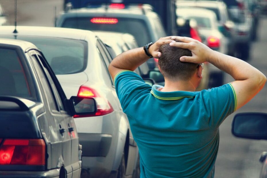 Foto: șofer nemulțumit de blocajul din trafic