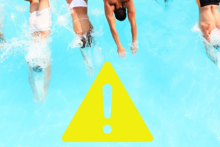 Interzis la piscină pentru străini