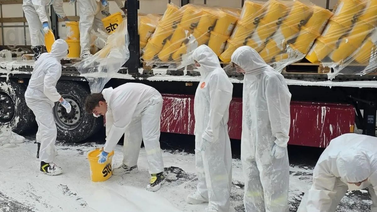 Vopsea scursă pe o autostradă foarte circulată din Austria