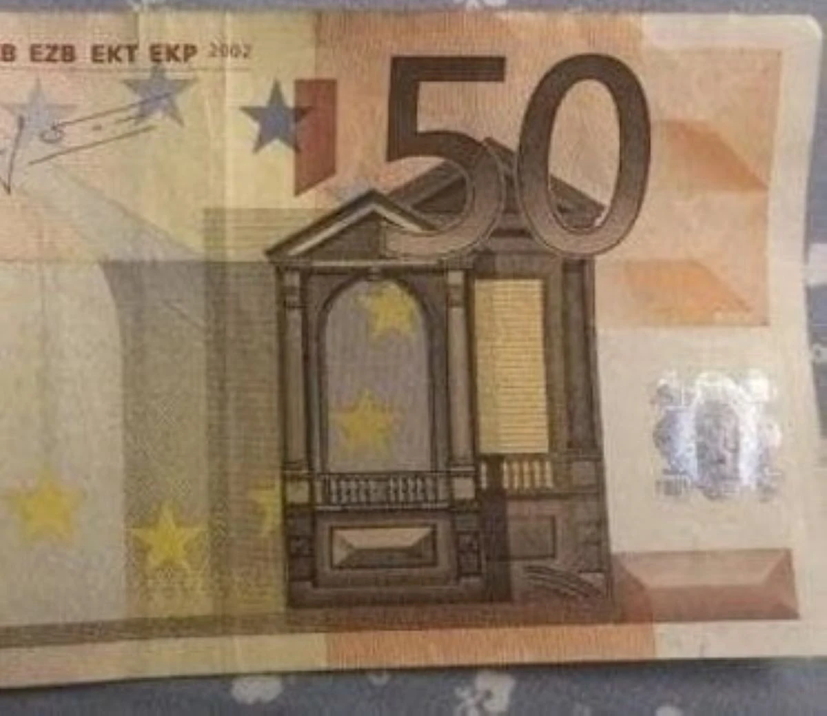 Co ukryto na banknocie 50 euro