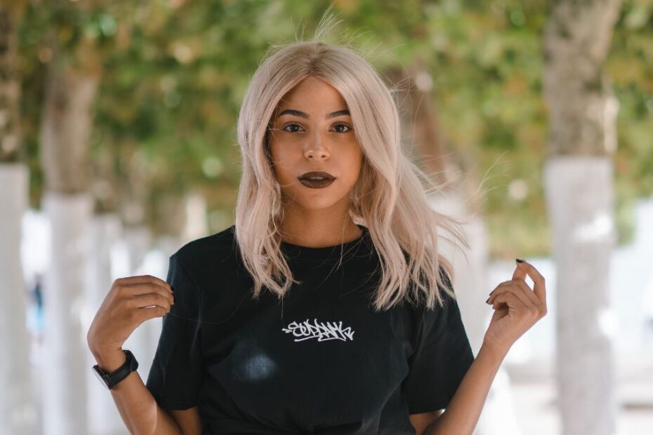 persoanele care iubesc negrul