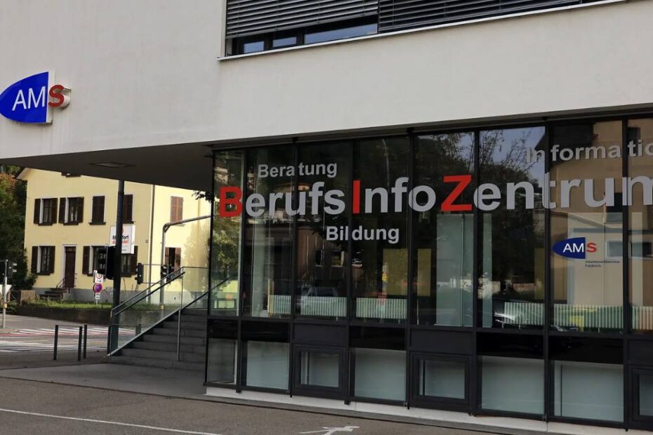 val de concedieri austria