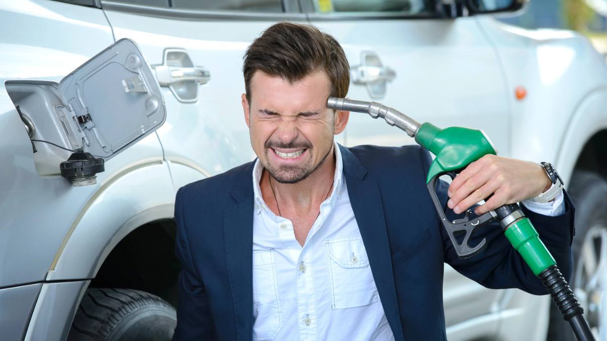 3 euro pe litru: experții avertizează că vine cel mai dur șoc la pompă