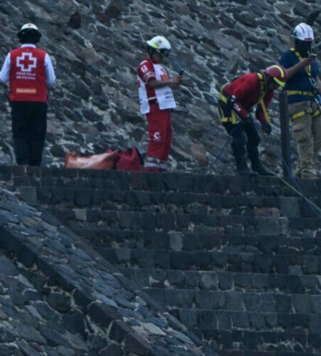 Atac la cel mai faimos loc turistic al planetei