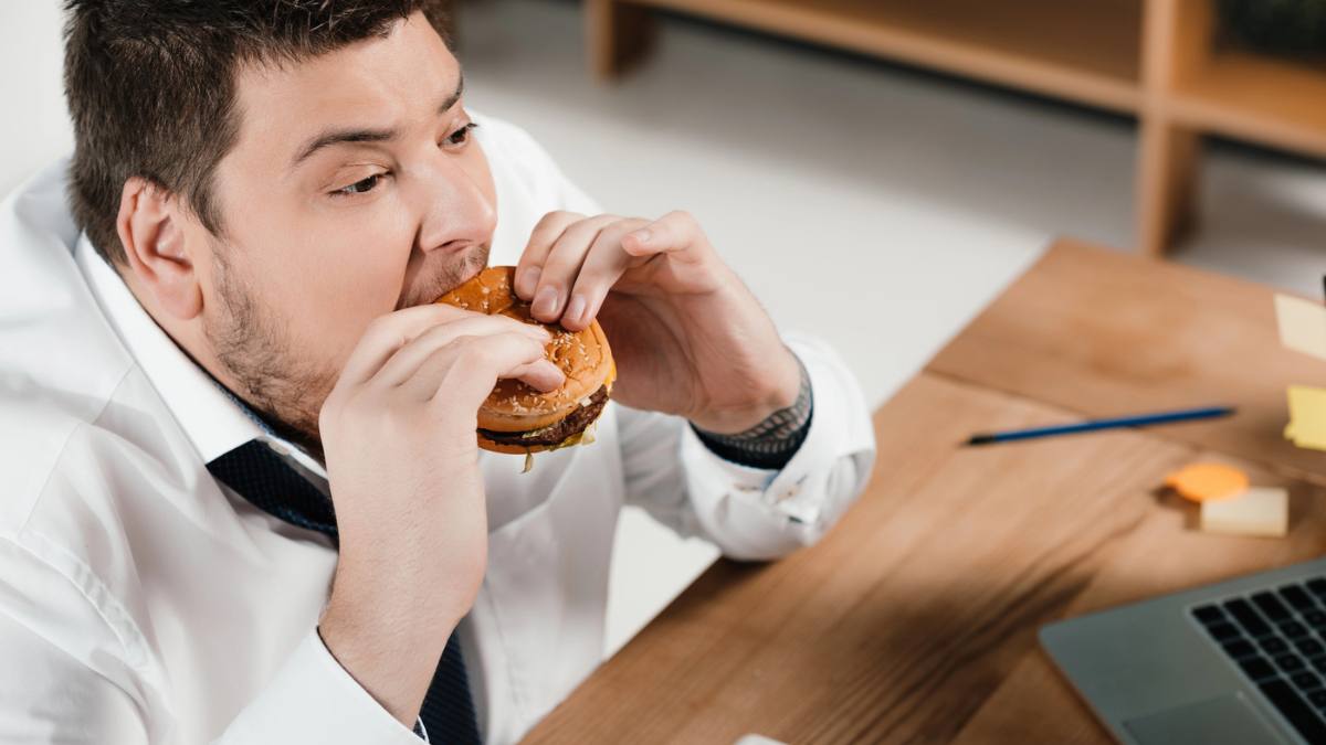 pericolul unui hamburger medium