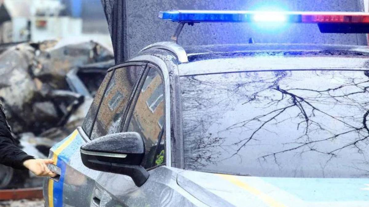 Intră într-un supermarket și deschide focul