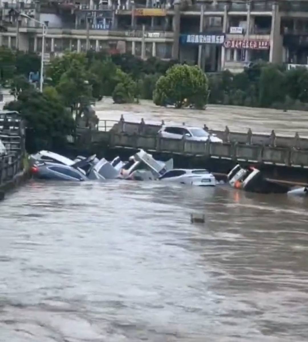 Inundații devastatoare în China