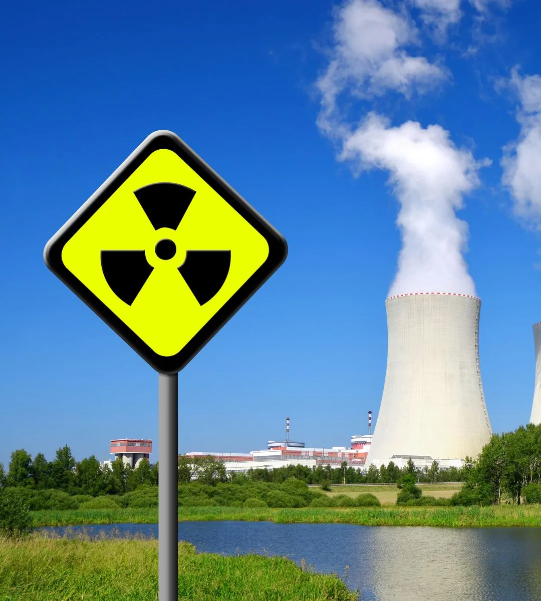 Incendiu uriaș lângă o centrală nucleară