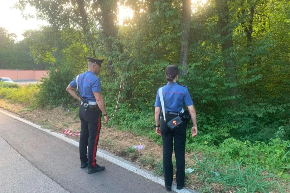 În imagine: carabinieri la locul faptei