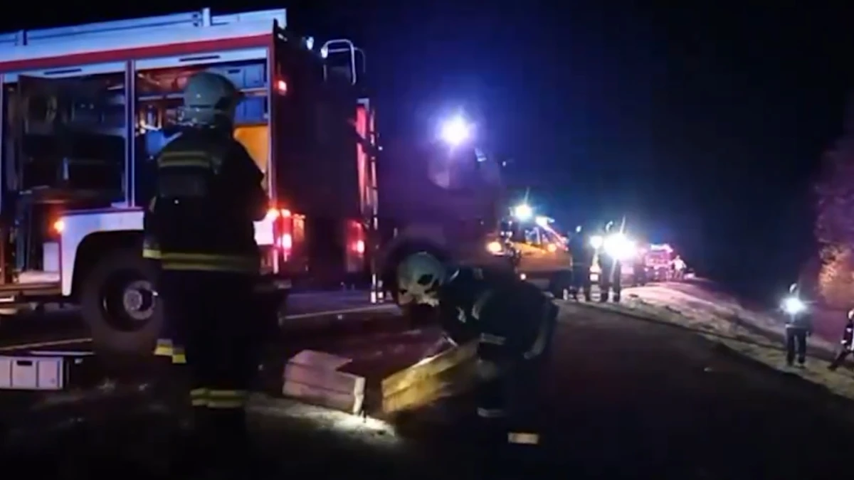Tragedie pe autostrada M3 din Ungaria: 12 morți după răsturnarea unui autocar