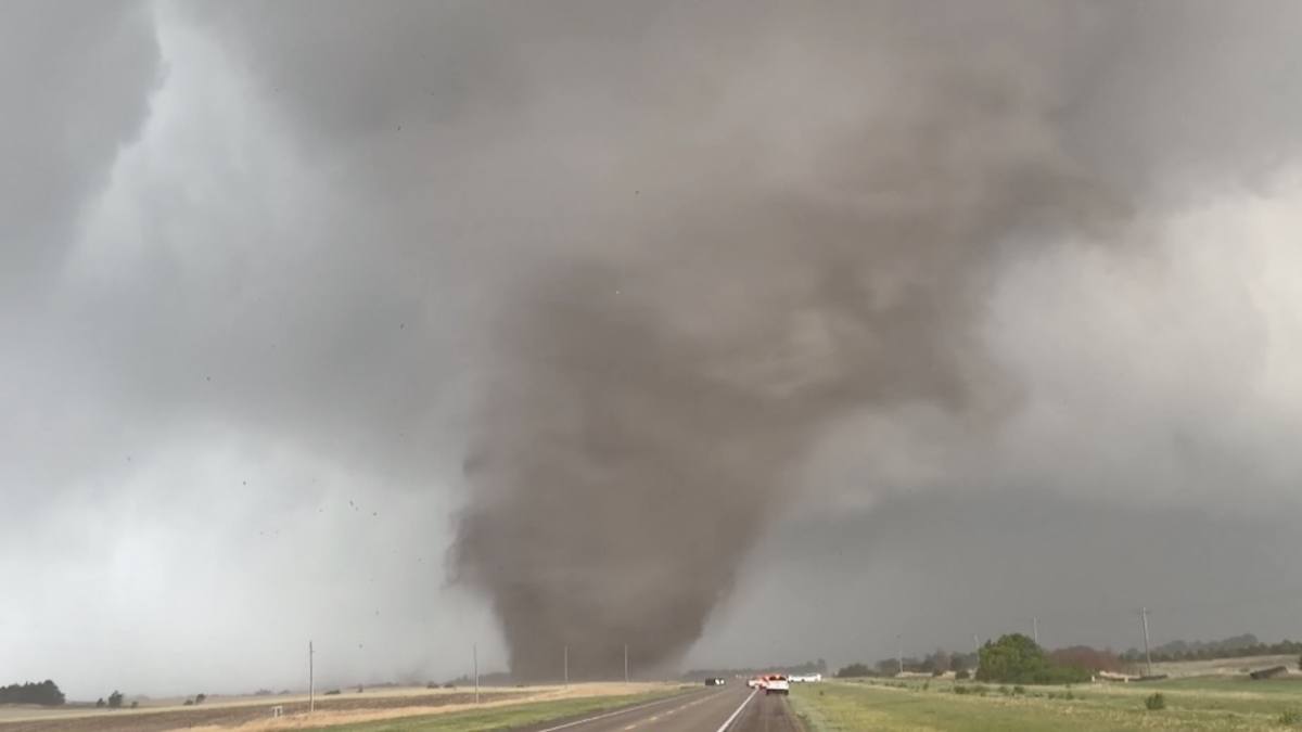 Tornadă în Austria, acoperișuri smulse