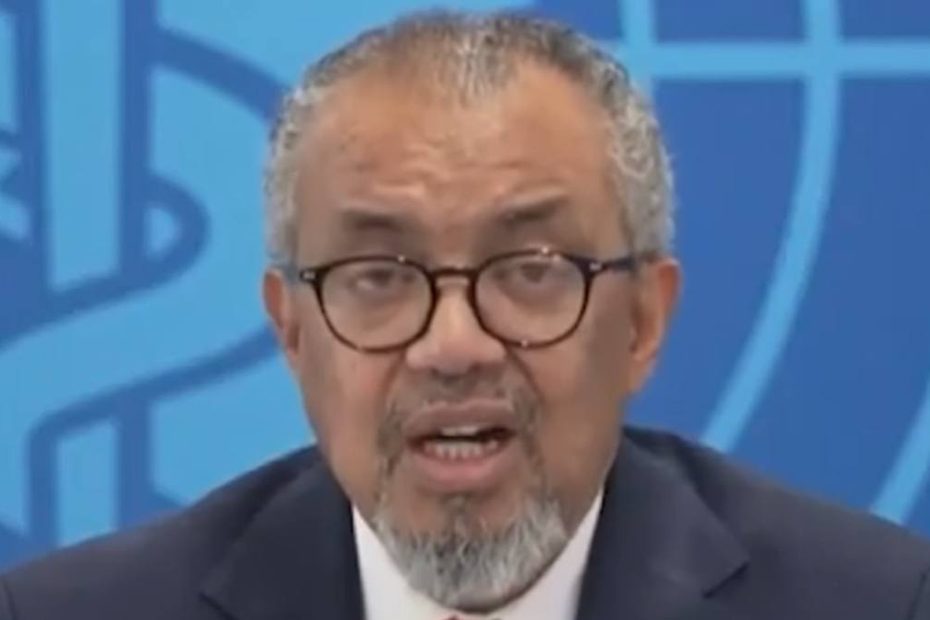 Tedros Adhanom Ghebreyesus, directorul general al Organizației Mondiale a Sănătății (OMS), în timpul unei declarații despre sănătatea publică.